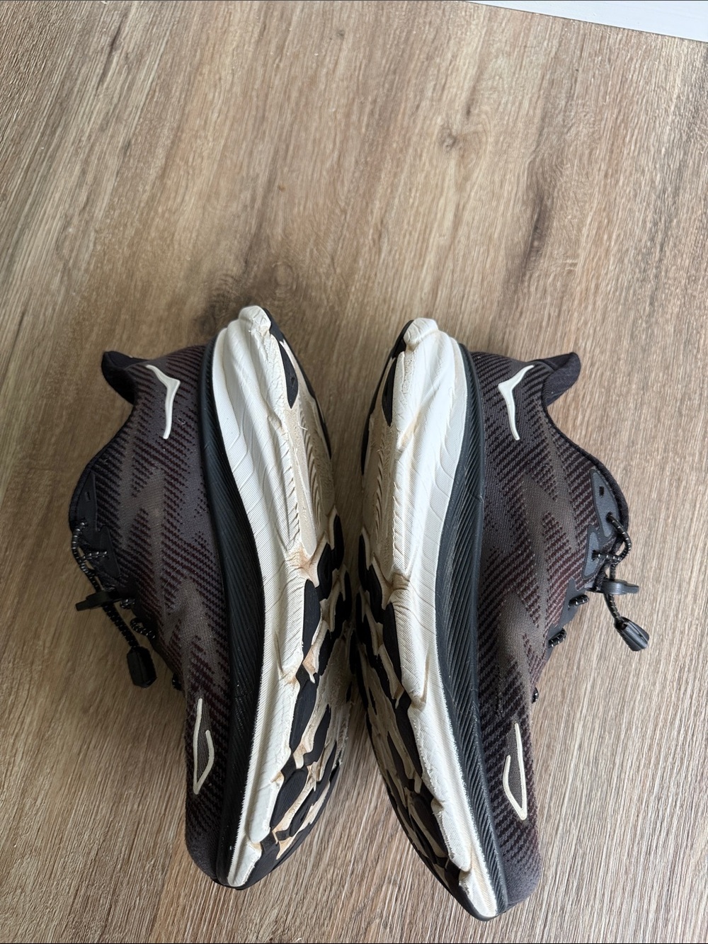 Hoka Clifton 9 Black and White Athletic Sneakers Size 8 - Picture 6 of 12